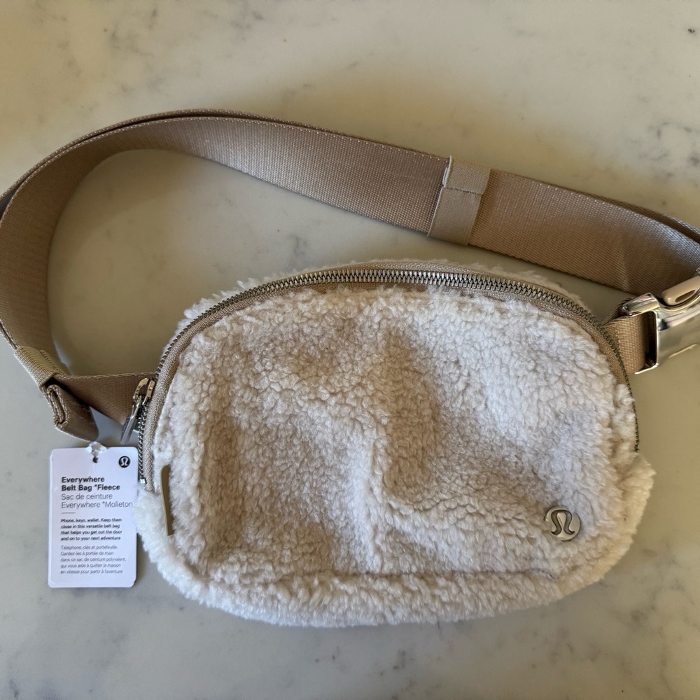 lululemon Everywhere Belt Bag *Fleece